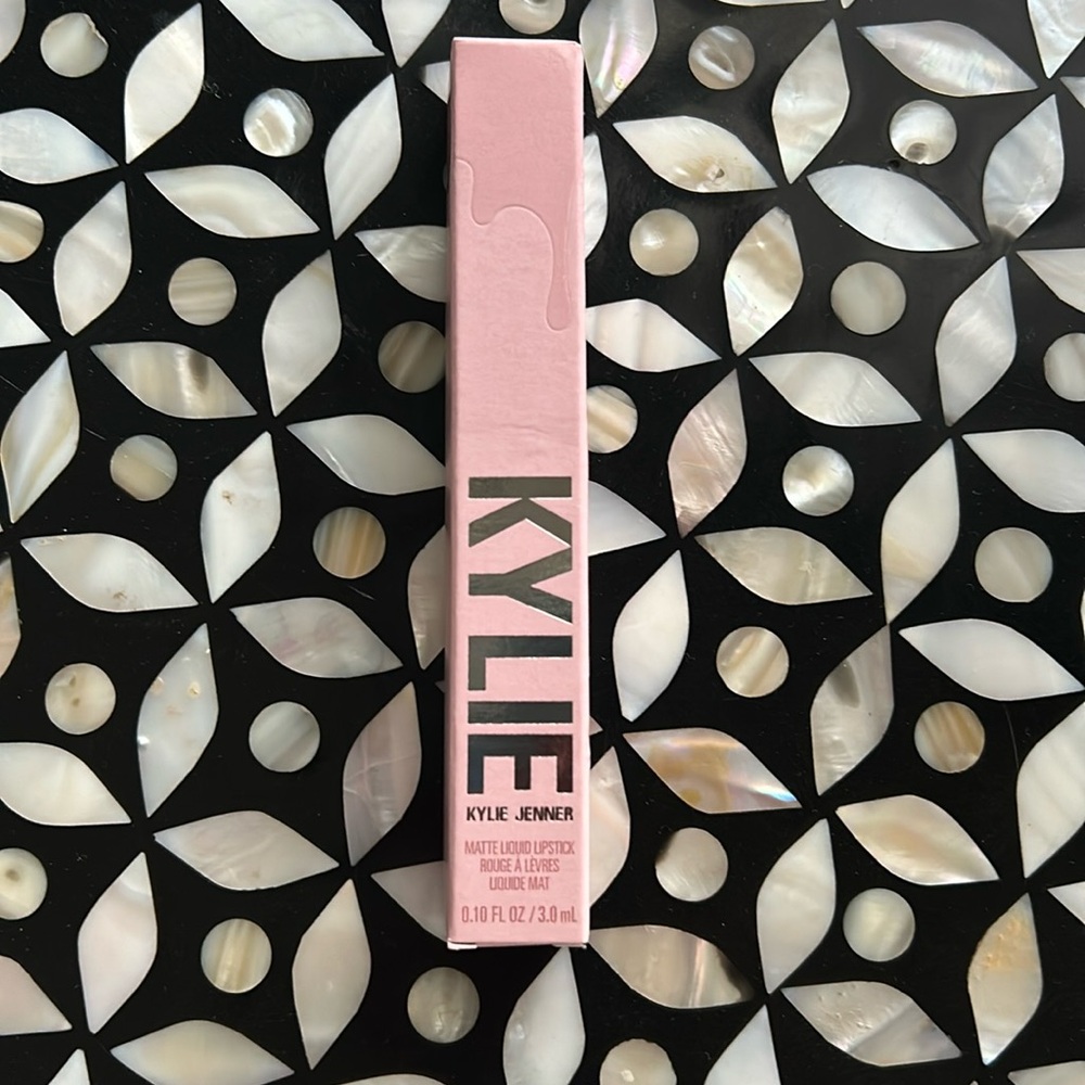 Kylie Cosmetics Matte Liquid Lipstick in shade “346 A Moment Matte”